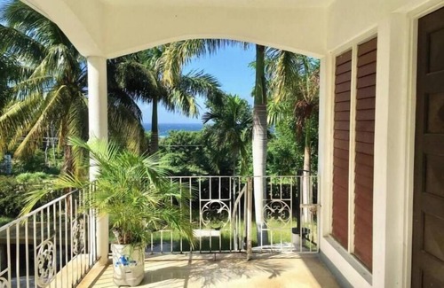 IronShore Estates Apartment | Twin Room with Porch and garden view. Private bathroom. Shops 8 min. walk.