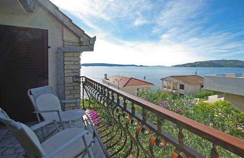 Okrug Donji Apartment | Two bedroom apartment near beach Okrug Donji, Čiovo (A-18300-a)
