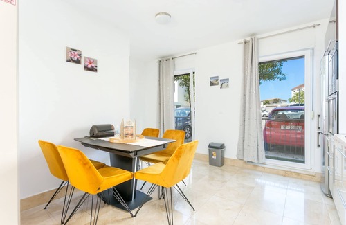 Strozanac Apartment | Two bedroom apartment with terrace Podstrana, Split (A-22897-b)