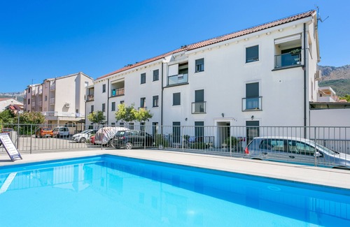 Strozanac Apartment | Two bedroom apartment with terrace Podstrana, Split (A-22897-b)