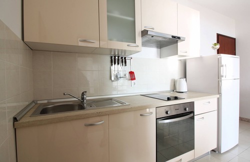 Metajna Apartment | Two bedroom apartment near beach Metajna, Pag (A-6486-b)