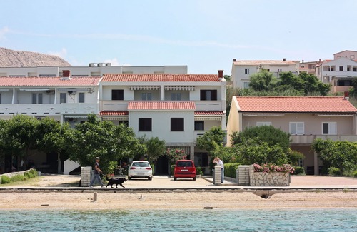 Metajna Apartment | Two bedroom apartment near beach Metajna, Pag (A-6486-b)