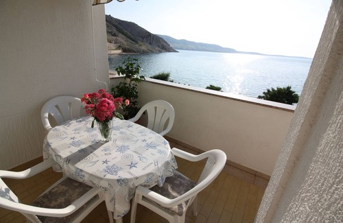 Metajna Apartment | Two bedroom apartment near beach Metajna, Pag (A-6486-b)