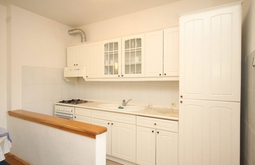 Lukoran Apartment | Two bedroom apartment near beach Lukoran, Ugljan (A-8494-a)