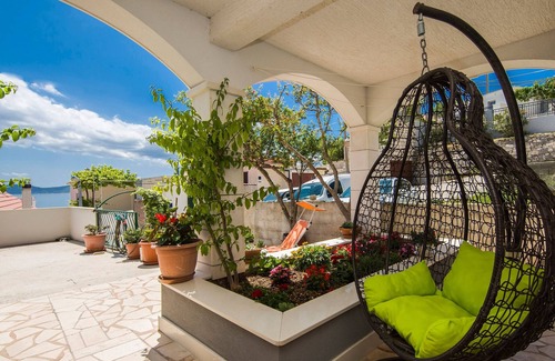 Pisak Apartment | Two bedroom apartment near beach Pisak, Omiš (A-1067-e)