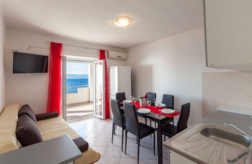 Pisak Apartment | Two bedroom apartment near beach Pisak, Omiš (A-1001-c)