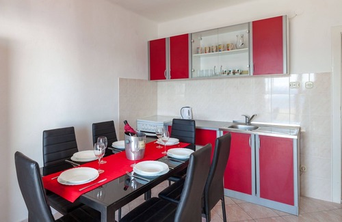 Pisak Apartment | Two bedroom apartment near beach Pisak, Omiš (A-1001-c)