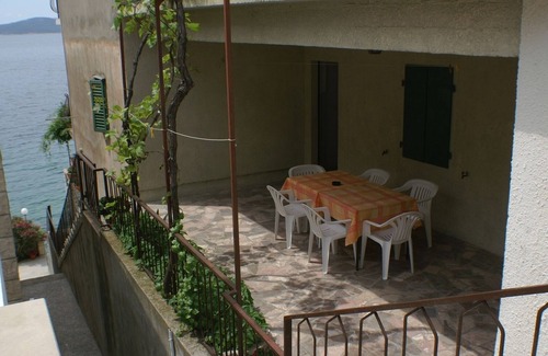 Pisak Apartment | Two bedroom apartment near beach Pisak, Omiš (A-1001-c)