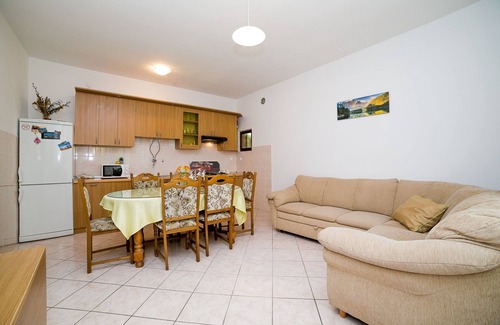 Seline Apartment | Two bedroom apartment near beach Seline, Paklenica (A-13295-a)