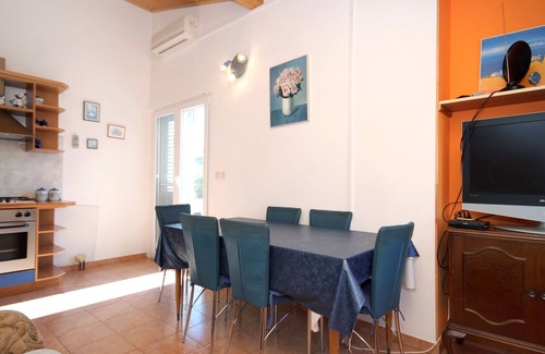 Kali Apartment | Two bedroom apartment near beach Kali, Ugljan (A-837-a)