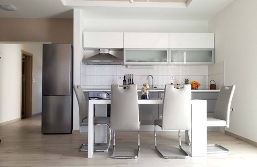 Stiniva Apartment | Two bedroom apartment near beach Rukavac, Vis (A-15369-a)