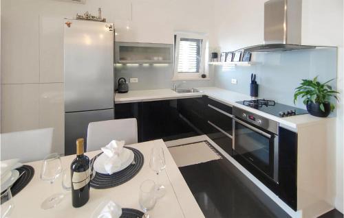 Selca Apartment | Two-Bedroom Apartment Selca With Sea View 04