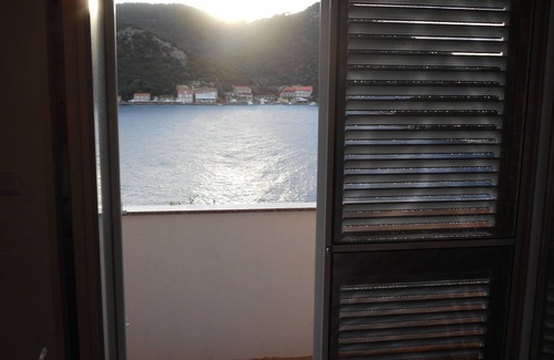 Zaklopatica Apartment | Two bedroom apartment with balcony and sea view Zaklopatica, Lastovo (A-12452-a)