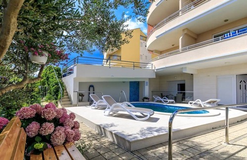 Brela Apartment | Two bedroom apartment with terrace and sea view Brela, Makarska (A-19998-a)