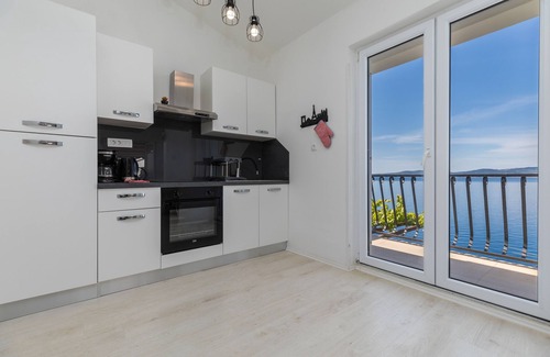 Pisak Apartment | Two bedroom apartment with terrace and sea view Pisak, Omiš (A-652-a)