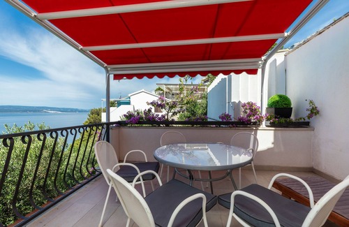Pisak Apartment | Two bedroom apartment with terrace and sea view Pisak, Omiš (A-652-a)