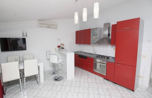 Pisak Apartment | Two bedroom apartment with terrace and sea view Pisak, Omiš (A-5154-e)