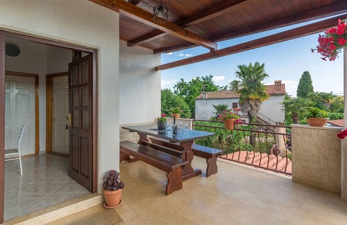 Gulici Apartment | Two bedroom apartment with terrace Poreč (A-13927-a)