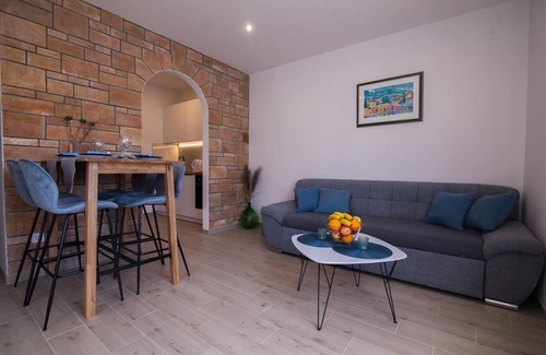 Cove Basina (Jelsa) Apartment | Two bedroom apartment with terrace Bol, Brač (A-23844-a)
