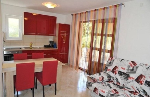 Suha Punta Apartment | Two bedroom apartment with terrace and sea view Kampor, Rab (A-24554-b)