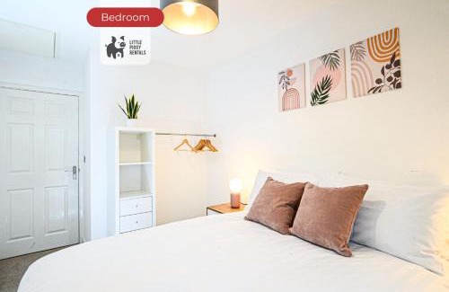 Cranfield Apartment | Two Bedroom Flat By Littlepiggyrentals Short Lets & Serviced Accommodation Cranfield With Balcony & Fast Wi-Fi