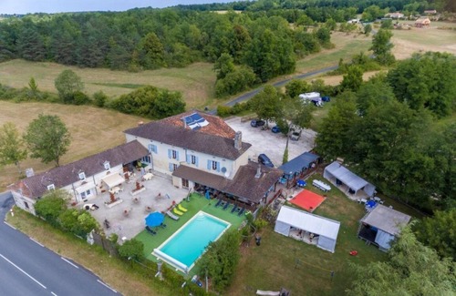 Monsec Apartment | Two bedroomed stone gite with shared pool, close to Brantome