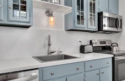 Top of the Hill House | Two-bedroom Hideaway in Downtown Newport!