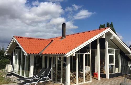 Broager House | Two-Bedroom Holiday Home for 6 in Vemmingbund