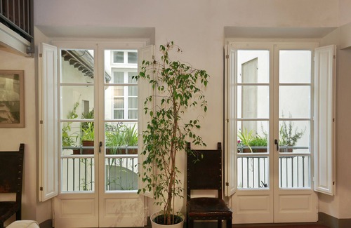 Oltrarno Apartment | TWO BEDROOM LOFT NEAR PONTE VECCHIO/OLD BRIDGE WITH FREE BREAKFAST ITEMS OFFERED