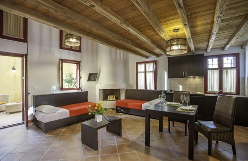 Varos Hotel | Two Bedroom Residence - Split Level/The Varos Residences Hotel