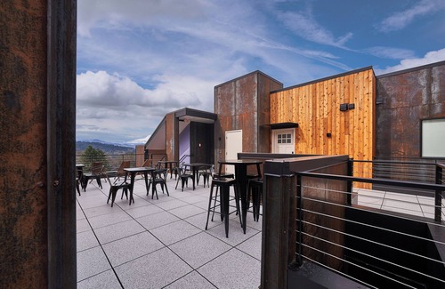 White Salmon Apartment | Two-bedroom suite-located downtown White Salmon, suite 4