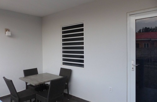 Jongbloed Apartment | Two Bedroom two bathroom apartment groundfloor fully furnished self catering