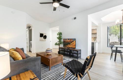 Pinnacle Peak Apartment | TWO CozySuites at Kierland Commons with pool