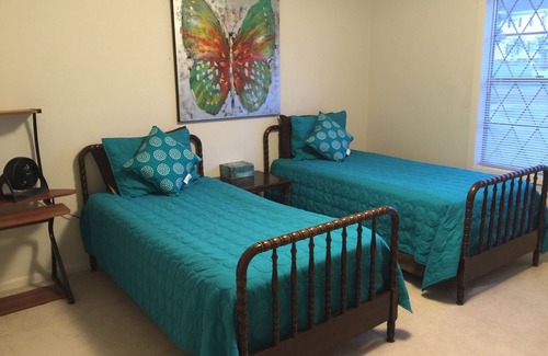 Bryan House | Two king beds, 2300 sf in vintage home in quiet neighborhood 10 min. from A&M.