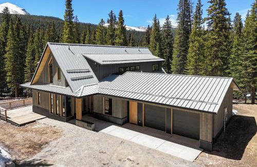 Valley of the Blue House | Two Mile Pines Luxe 5BR Forest Retreat