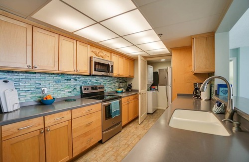Long Beach Condo | Two Oceanfront Master Suites Plus Beach Set-ups for Four!