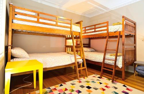 Tullamarine House | Two Pines, whole home in Tullamarine near airport!