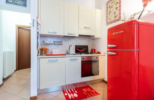 Parma City Centre Apartment | Two-room apartment located on the second floor of a building, without lift, located in the heart of the historic center of Parma. The property enjoys a central location (ZTL), in a picturesque, popular and lively district, near the Don Gnocchi Foundation