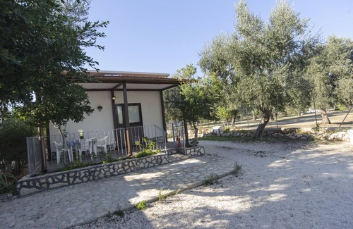 Mattinata House | Two-room bungalow 4 places directly on the sea.