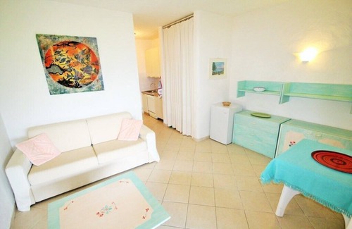 Golfo di Marinella Apartment | Two-room ground floor 100 meters from the beach and establishment with restaurant bar