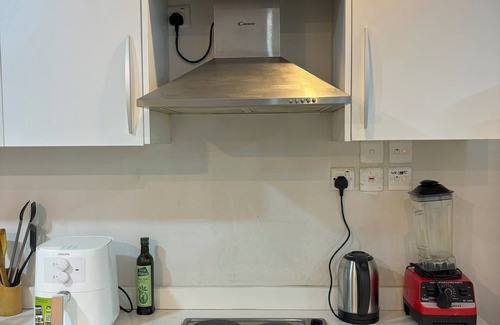 Jannusan Apartment | Two rooms flat in Seef and the guest will shared the bathroom, kitchen and hall