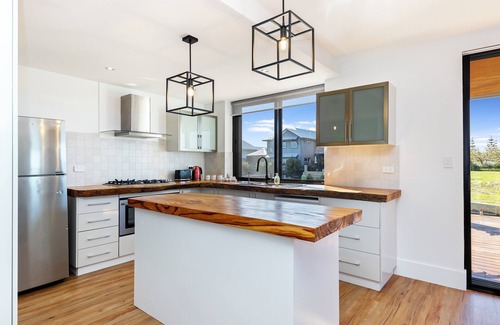Geographe House | Two-Storey with Marina Views