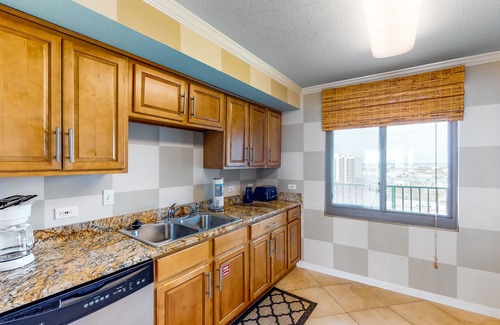 Ono Island Condo | Two-story condo withvspectacular view, pool, beach access & private balcony
