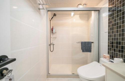 Gubei Apartment | Tyms 2BR APT Hongqiao Paris Classic