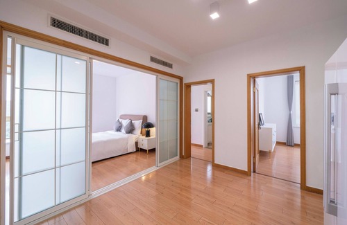 Changning Bed & Breakfast | Tyms Gubei Elegant 3BR 2BA APT