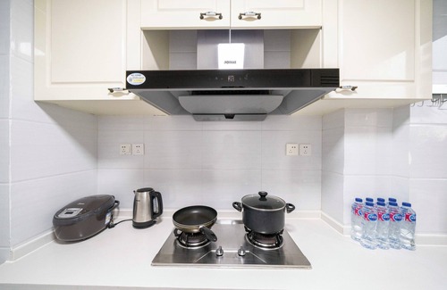 Changning Bed & Breakfast | Tyms Luxury 4BR 2BA APT Garden