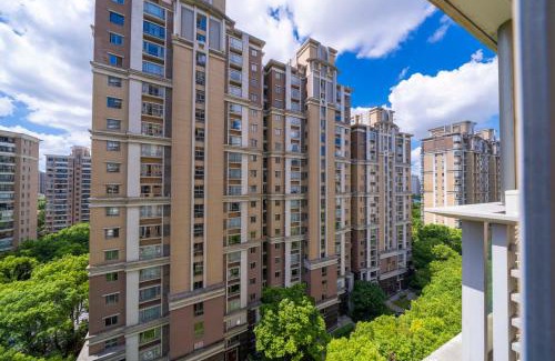 Gubei Apartment | Tyms Modern 2BR APT Hongqiao Bella Vita