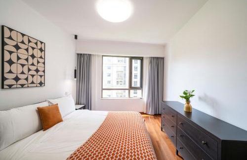 Gubei Apartment | Tyms Modern 2BR APT Hongqiao Bella Vita