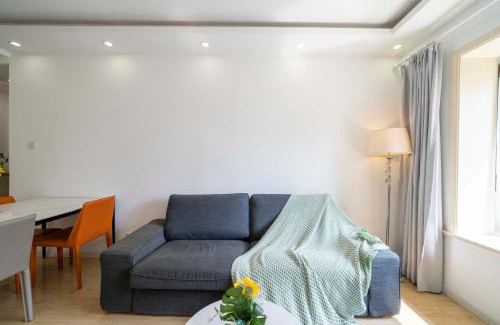 Minhang Apartment | Tyms Modern 2BR APT Xujiahui Dacheng Residence