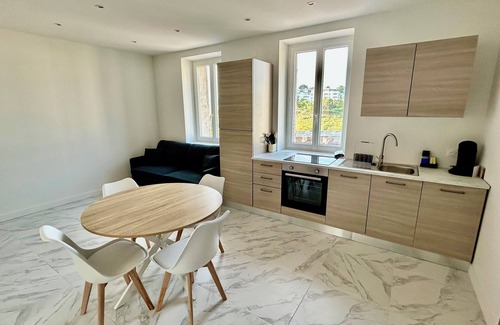 La Belle de Mai Apartment | Type 3 apartment with air conditioning and brand new wifi